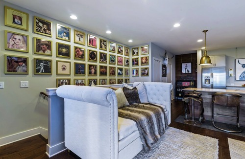 Katie Hill Neighborhood Casa | Southern Belle: Skyline Views | 5min to Broadway