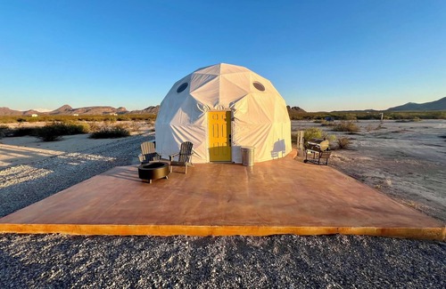 Terlingua Alquiler De RV | Southern Boho inspired Geodesic Dome nestled up next to Big Bend National Park.