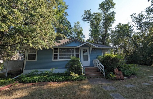 Sandy Hook Cabaña | Serene Southern Charm, 4-bedroom cottage in Sandy Hook 3 minute walk to beach