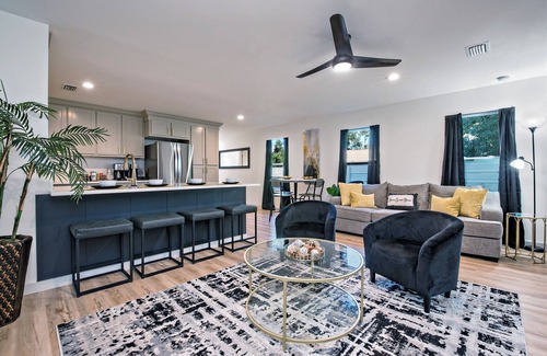 Foley Casa | Southern Charm Awaits: Your Perfect Duplex Getaway with Endless Adventures!