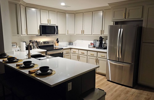 Foley Casa | Southern Charm Awaits: Your Perfect Duplex Getaway with Endless Adventures!