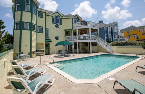 Buck Island Casa | Southern charm house in gated community with private heated pool & hot tub