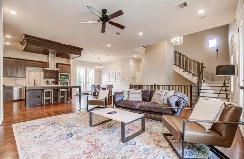Hyde Park Casa | Southern Charm Meets Easy Convenience 5 mins to DT