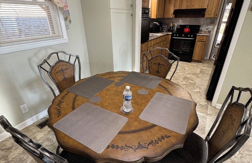 Burnsville Casa | Southern Charm Retreat! WiFi, Grill, Downtown Burnsville! Walk to everything!
