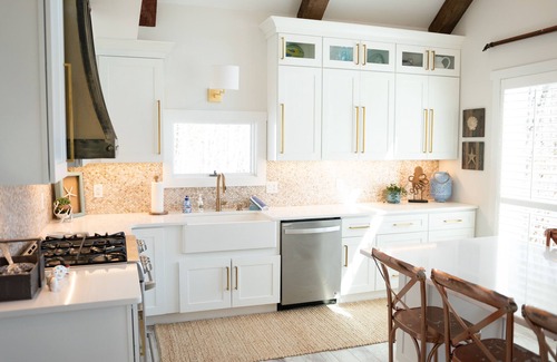 Moneta Casa | Southern Charm SML - DREAM house! 3 minutes from Bridgewater Plaza.