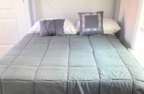 North Augusta Apartamento | Southern Charm with Big City Living. Brand new studio in heart of North Augusta.