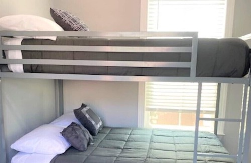 North Augusta Apartamento | Southern Charm with Big City Living. Brand new studio in heart of North Augusta.
