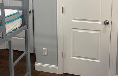 North Augusta Apartamento | Southern Charm with Big City Living. Brand new studio in heart of North Augusta.
