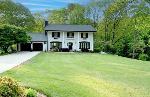 Gainesville Casa | Southern home and fishing lake