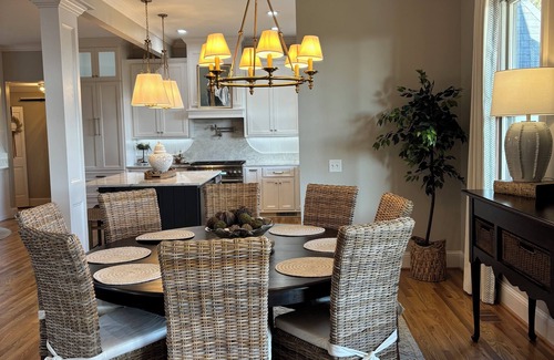 Mount Berry Casa | SOUTHERN LIVING! Newly renovated! Private with Mountain views-sleeps 16