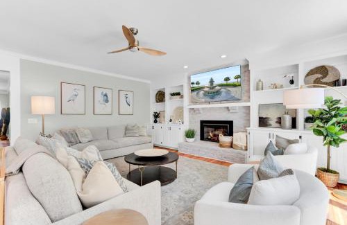 Isle of Palms Casa | Southern Oasis by AvantStay 0.5mi Walk to the Beach Pool Patio Large Yard