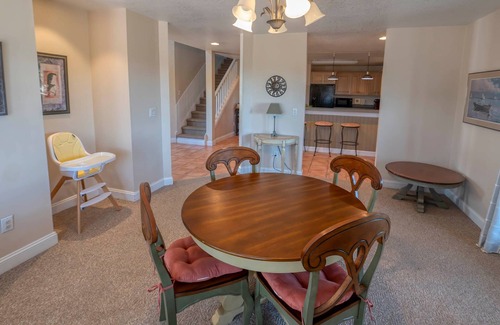 Sunset Village Casa | Southern Seasons – Pool, Hot Tub & Pet-Friendly