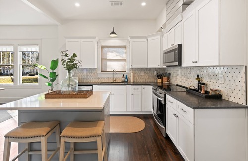 Northport Casa | Southern Serenity: 3-Bed Bungalow, Perfect for Game Days & Downtown Explorations