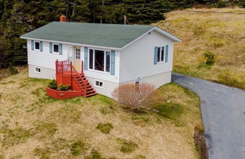 Mount Carmel-Mitchells Brook-St. Catherines Casa | Southern shore retreat. Pet-Friendly!