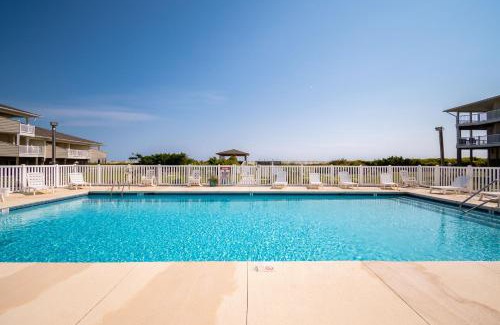 Long Beach Casa | Southern Shores Villas by Oak Island Accommodations