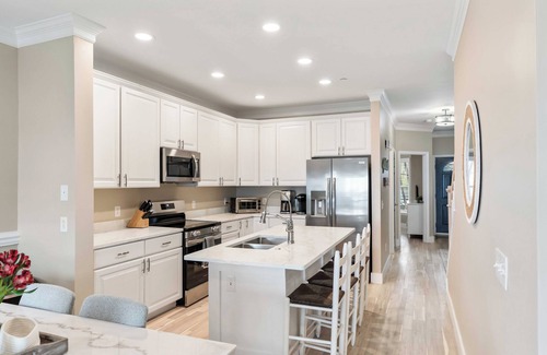 Waters Edge Casa | Mareas del sur en Folly / On Water / 1 Block to Downtown / Walk To Beach / Pool