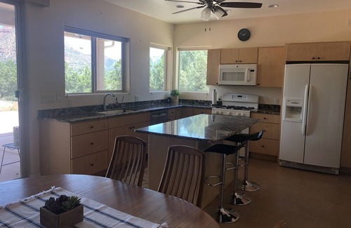 Apple Valley Casa | Southern Utah getaway