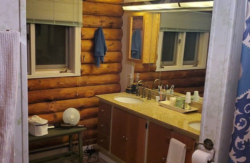 Wilmington Cabina | Southern Vermont log cabin, views, pond & 2 firepits. Winter Ski Weeks Available