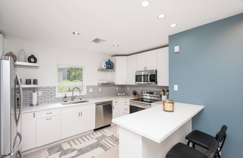 Midtown Casa | Southernmost Serenity - 3 Bedroom / 2.5 Bathroom With Pool & Outdoor Bar