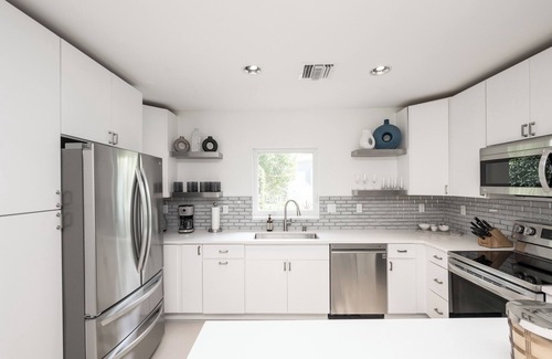 Midtown Casa | Southernmost Serenity - 3 Bedroom / 2.5 Bathroom With Pool & Outdoor Bar