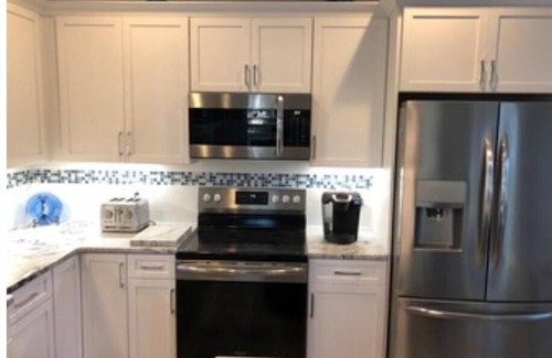 Southport Casa | Southport Live Oak Cottage