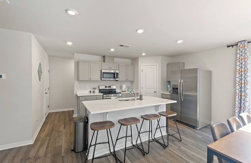 Southport Casa | Southport Retreat! Beautiful 3 BR house! Family-oriented and pet-friendly!