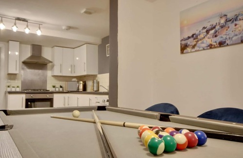 Portsmouth Apartamento | Southsea Apartment-Parking-Pool-Hot tub