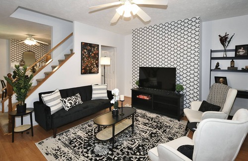 South Side Slopes Casa | SouthSide 2 Bed home w/ outdoor space & parking