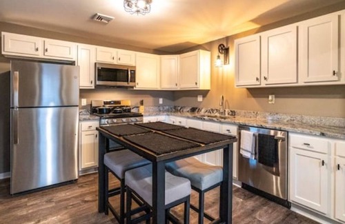 South Side Slopes Casa | Southside Flats Apt - 2B