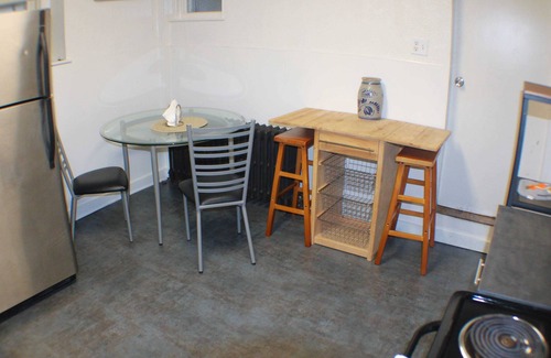 South Side Slopes Apartamento | Southside Slopes Crash Pad - Off Street Parking