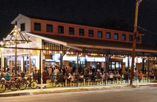 Southtown Casa | Southtown Downtown Home Walk to Riverwalk