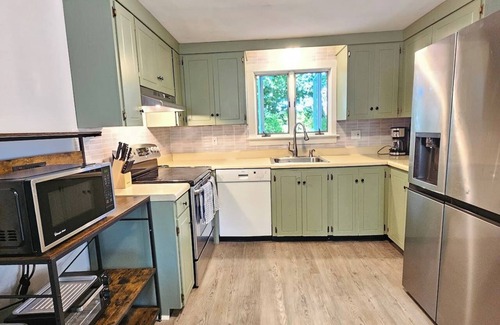 Southwest Harbor Casa | Southwest Harbor Sleeps 17