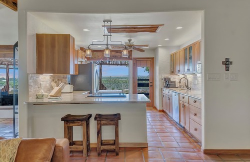 Mesilla Park Casa | Southwestern Hilltop Retreat + Pool