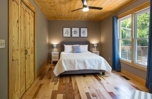 Brevard Casa | Southwood Cottage, luxe and stylish