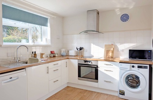 East Ashling Cabaña | Southwood Farm Cottage - a cottage that sleeps 4 guests in 2 bedrooms