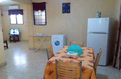 Petionville Apartamento | Casa de souvenirs: 4br, Wifi, TV, AC, 24h elect, Nevera ...