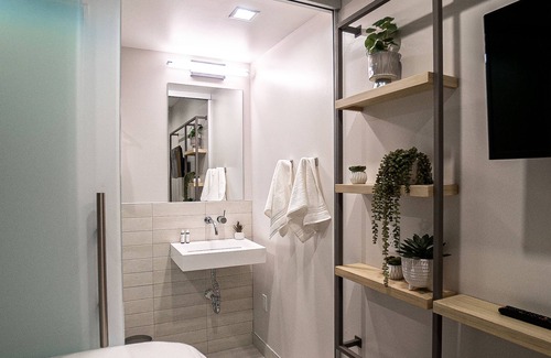 Downtown Dallas Hotel | SOVA Micro-Room & Social Hotel