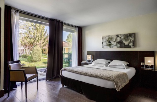 L'Isle-sur-la-Sorgue Hotel | Domaine de la petite Isle - Luberon