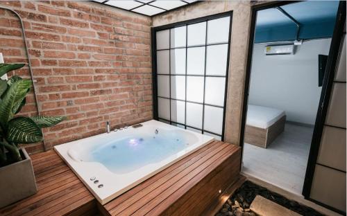 El Poblado Hotel | Soy Local Provenza