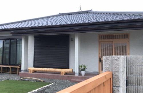 Kikugawa Apartamento | SOZENSYA 駅、高速インターに近い新築日本家屋です。庭が広く、BBQも楽しめます。