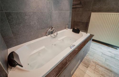 Walk Casa | Spa Cottage in Fagnes