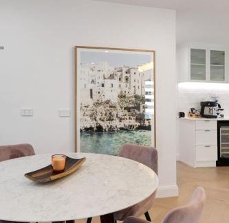 Belmont Casa | Spa Haus Belmont- 2 King beds, Spa, Pets Welcome, Beaches, Golf, Shopping, Geelong