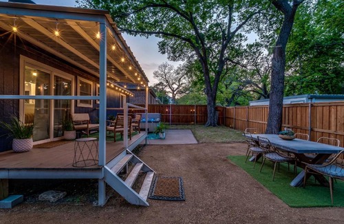 Weatherford Casa | Spa in Dreamy Yard