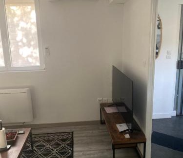 Morieres-les-Avignon Apartamento | SPA jardin privé T3 indépendant dans Villa