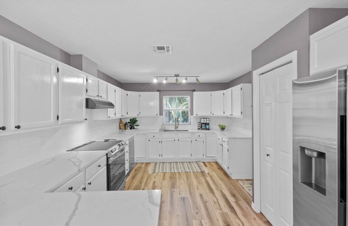 Palm River Estates Casa | Spa like relaxing vacation house .