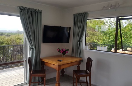Mangawhai Cabaña | NEW LISTING..SPA POOL, PEACEFUL, PRIVATE SANCTUARY at PLUM TREE COTTAGE