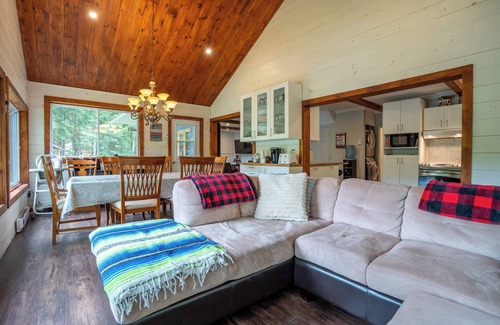 Namur Chalet De Esquí | Chalet Famille au Grand air | Spa, Pool table, Lake Access