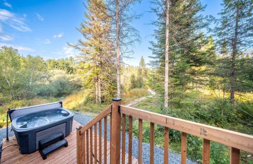 Saint-Magloire Chalet De Esquí | Spa & River view - Le Conteneur Cache