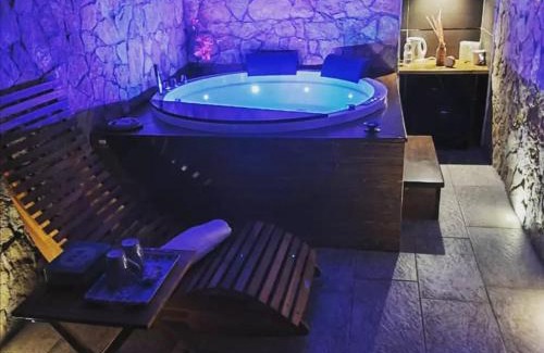 Rosolini Casa | SPA ROOM SICILIA - Intera casa con spa privata Jacuzzi Sauna Bagno di Vapore ad uso illimitato