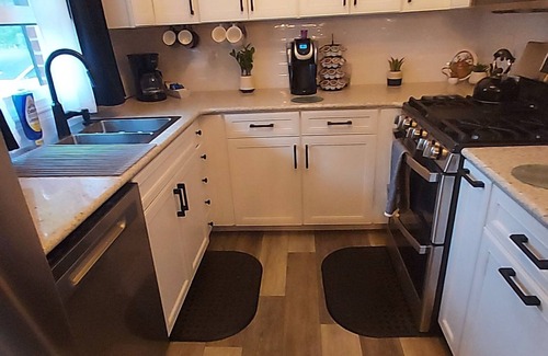 Craigsville Casa | Spa-Style 1BR/1BA Retreat- Jetted Tub + Steam Sauna Near Summersville Lake